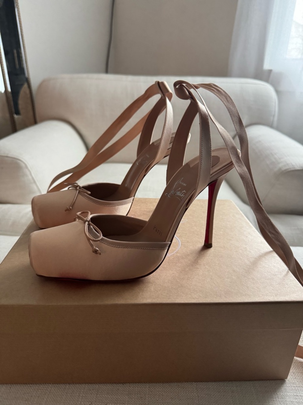 NIB Christian Louboutin CASSIA Nude Satin Ankle-Tie Ballet Pumps never worn 40